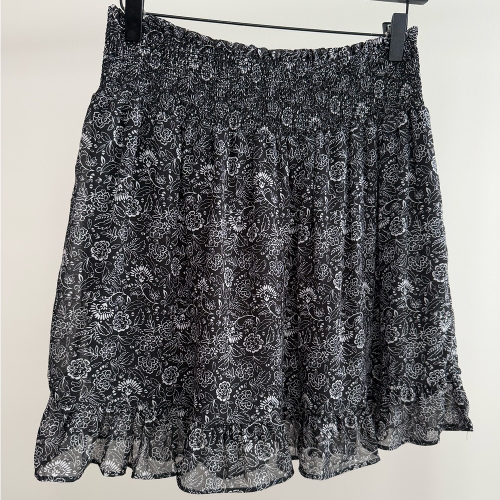 NWOT Gathered Hem Floral Mini Skirt